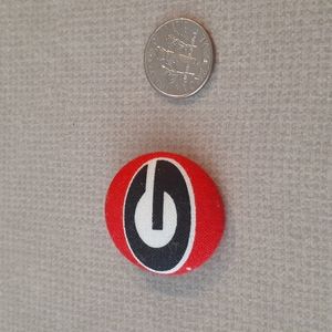 Georgia Bulldogs Pin Button  Badge NOS Cloth Material SEC